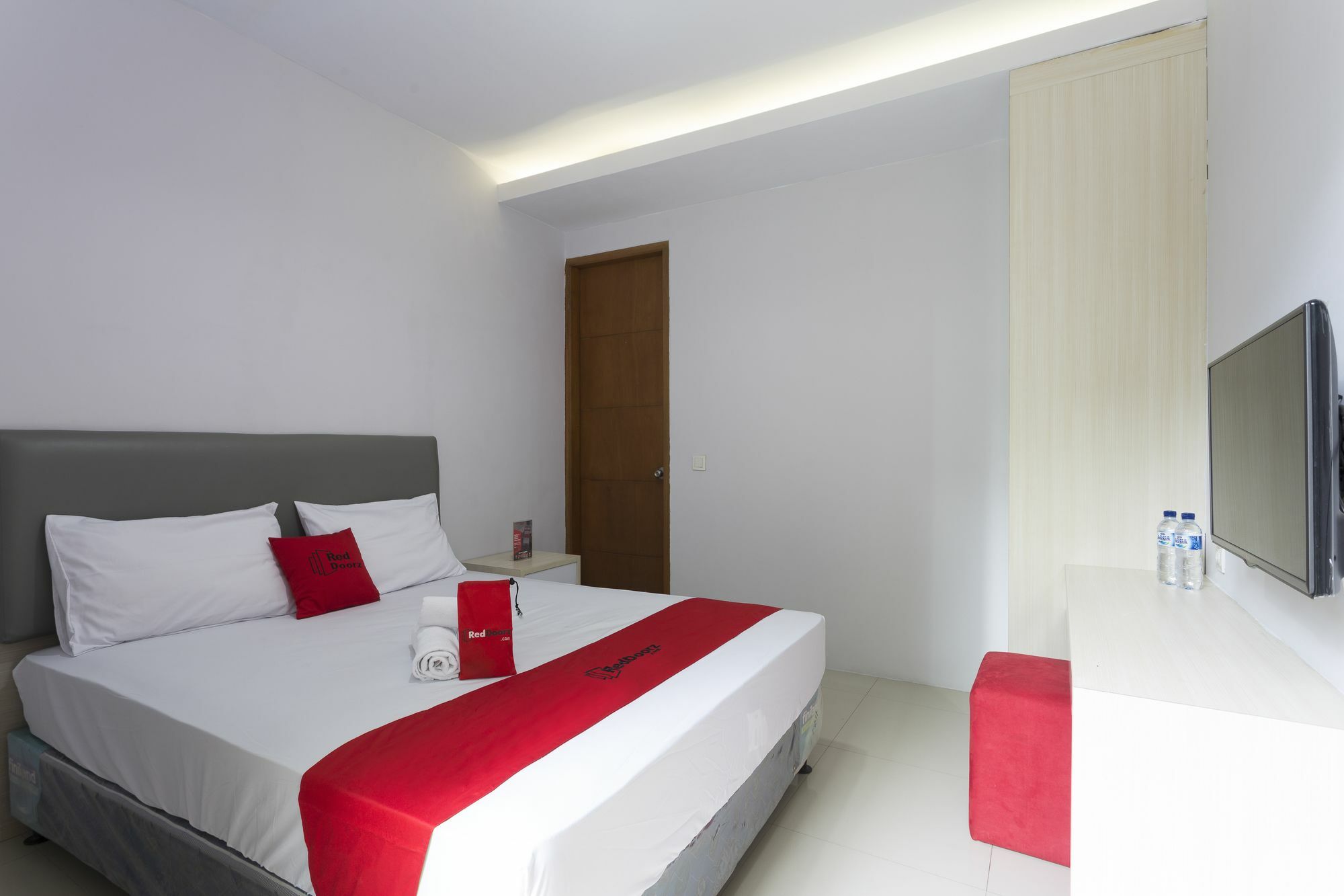 เรดดอร์ซ พลัส เนียร์ จิลันดะก์ ทาวน์สแควร์ 2 Hotel จาการ์ตา ภายนอก รูปภาพ
