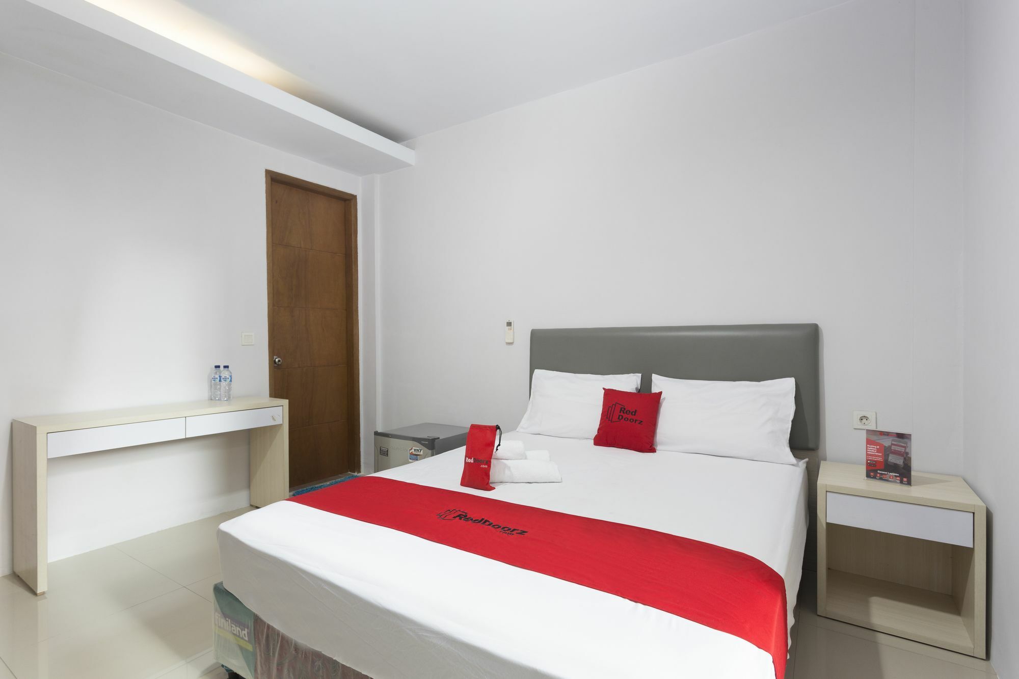 เรดดอร์ซ พลัส เนียร์ จิลันดะก์ ทาวน์สแควร์ 2 Hotel จาการ์ตา ภายนอก รูปภาพ